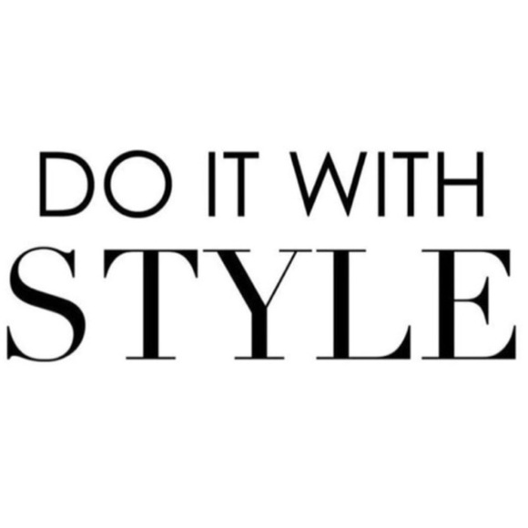 DON'T GO BROKE TRYING TO LOOK RICH,  SHOP HERE! - Picture 1 of 1